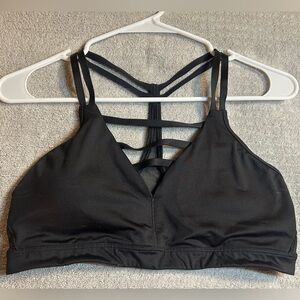 Victoria Sport Strappy Sports Bra